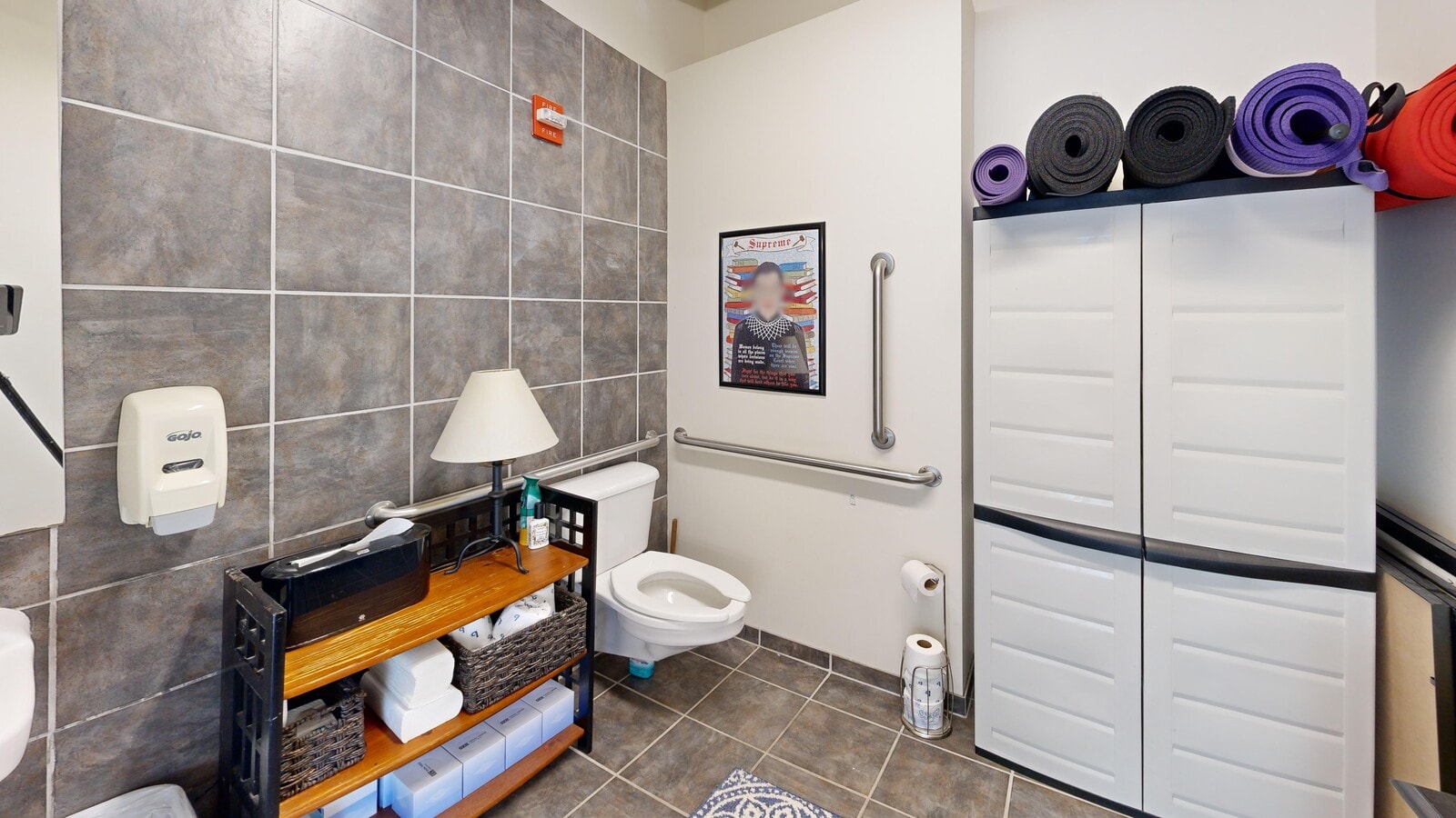 513 W Broad St, Falls Church, VA 22046 - Unité 230 - - Photo intérieure - Image 1 of 8