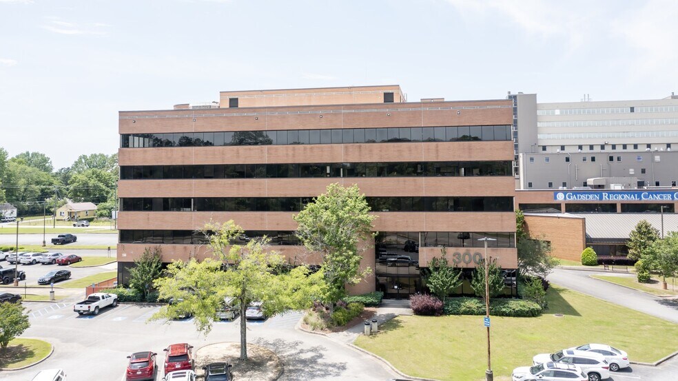 300 Gaines Ave, Gadsden, AL à louer - Photo du bâtiment - Image 3 de 4