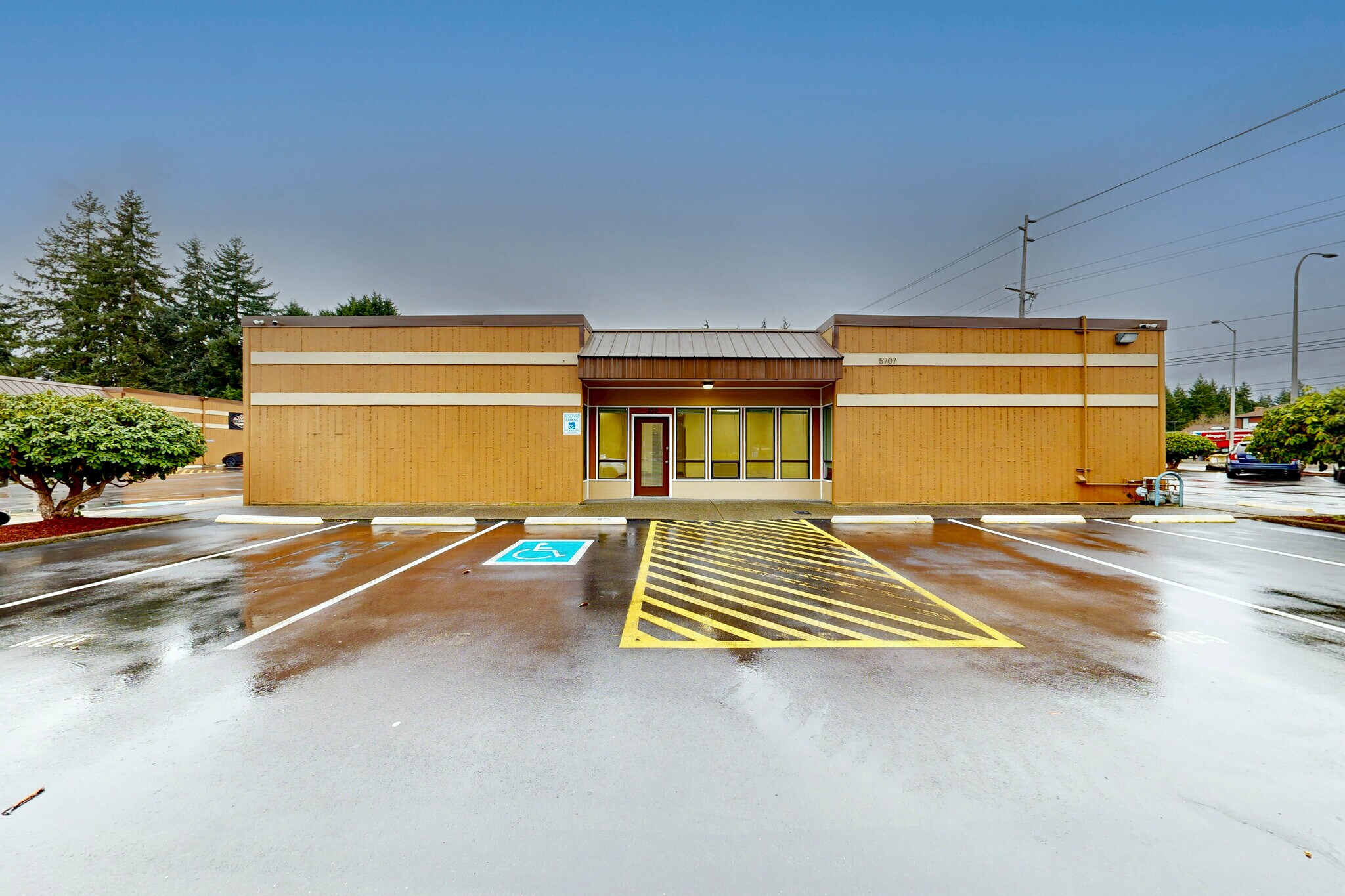 5707 Lacey Blvd, Lacey, WA à louer Photo du bâtiment- Image 1 de 11