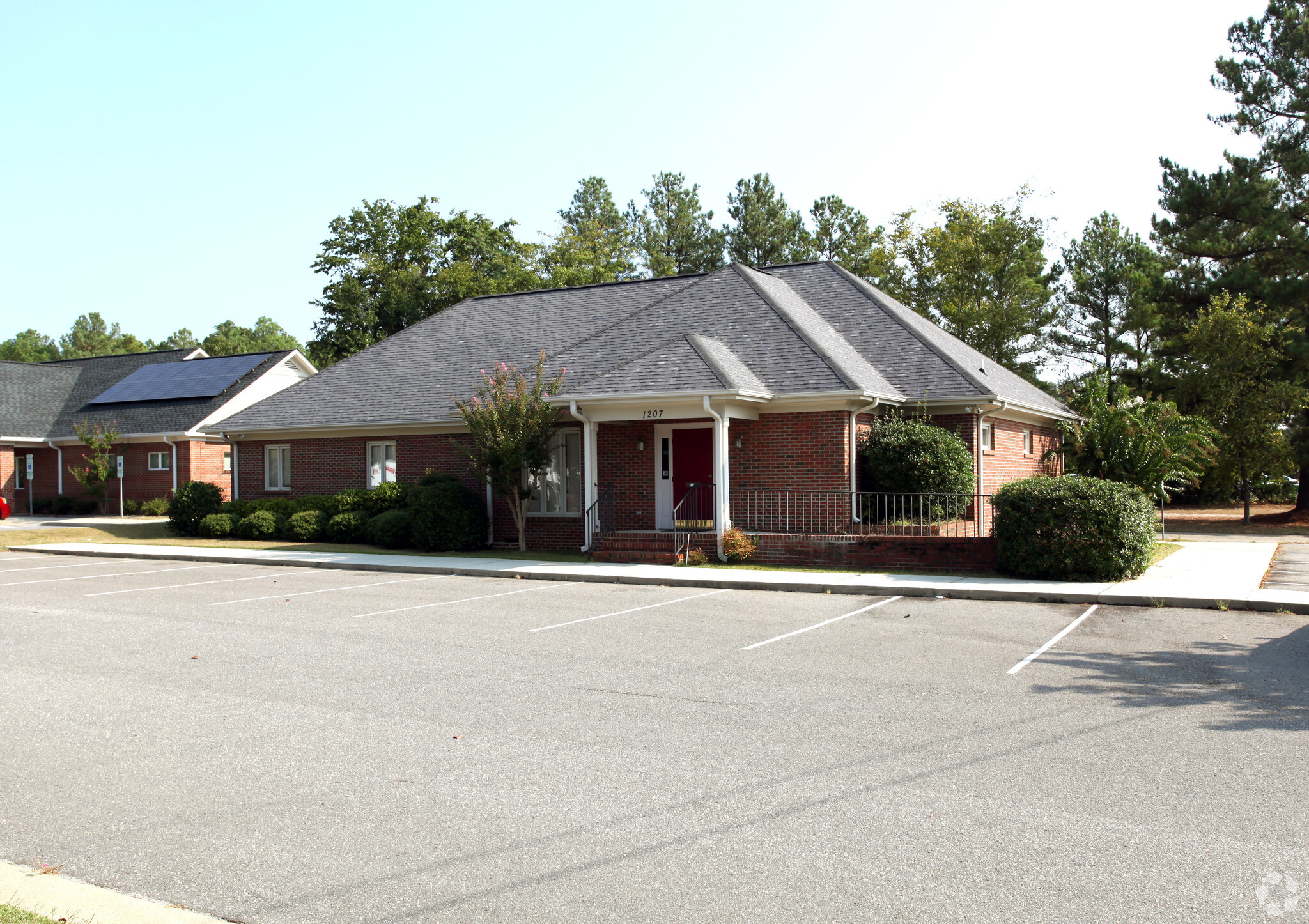 1207 Walter Reed Rd, Fayetteville, NC à vendre Photo principale- Image 1 de 1