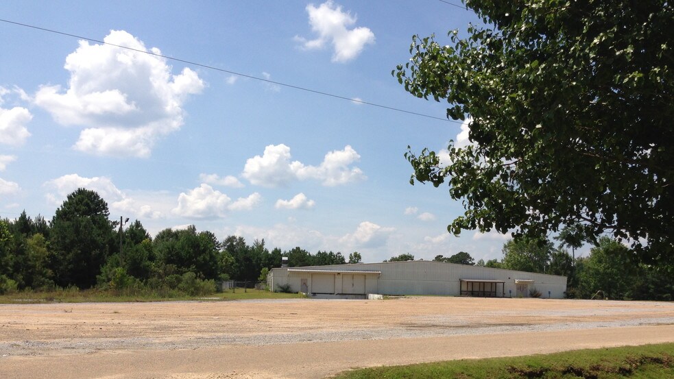 485 Bishop St, Fort Deposit, AL à vendre - Photo du bâtiment - Image 3 de 11