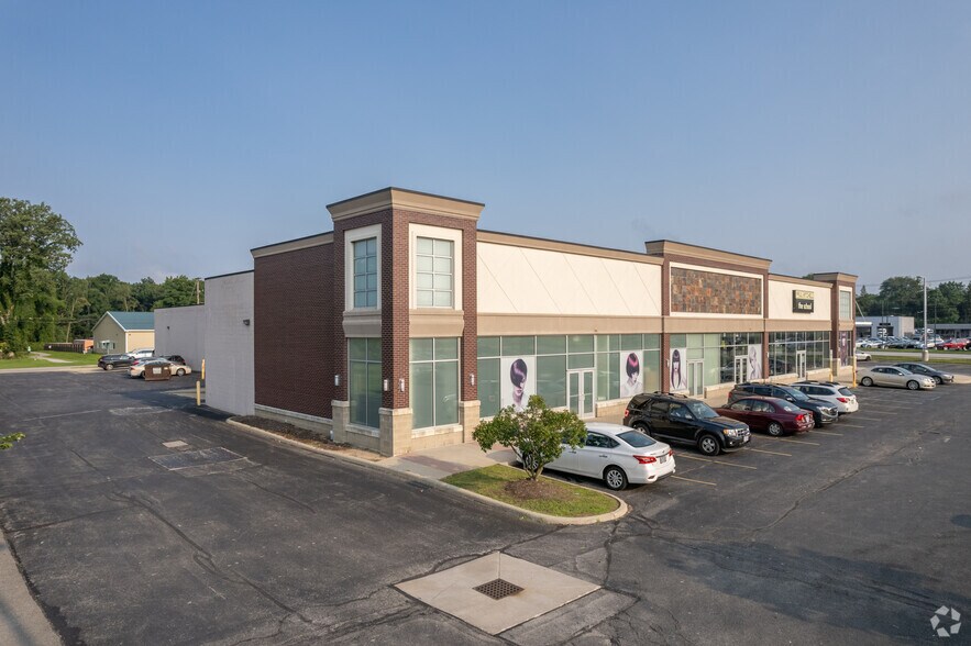 5549-5555 Monroe St, Sylvania, OH à louer - Photo du bâtiment - Image 2 de 5