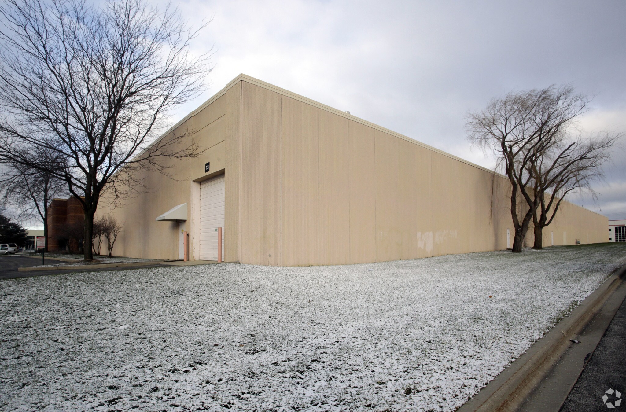 100 Overland Dr, North Aurora, IL à louer Photo du bâtiment- Image 1 de 7