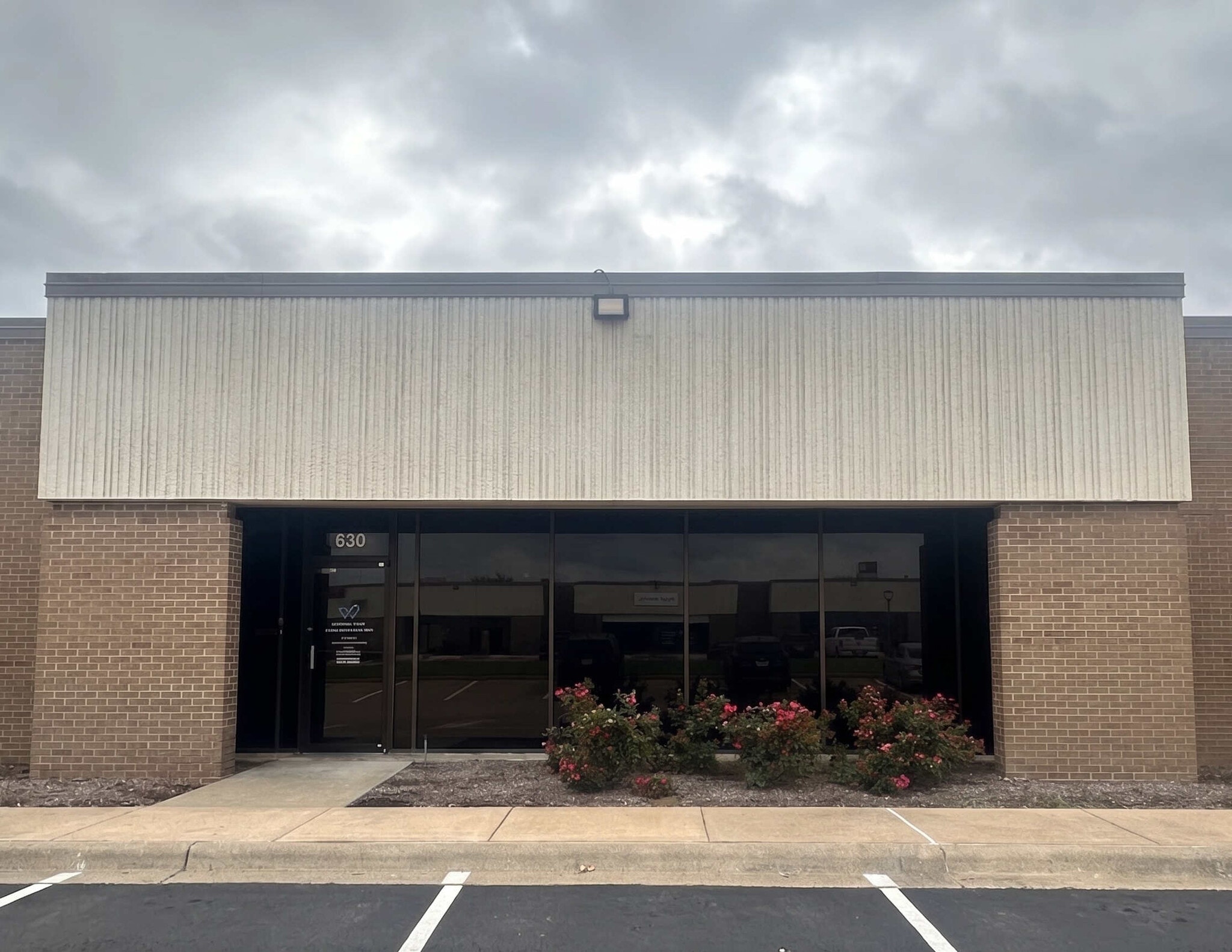 2309 Springlake Rd, Farmers Branch, TX for lease Building Photo- Image 1 of 7