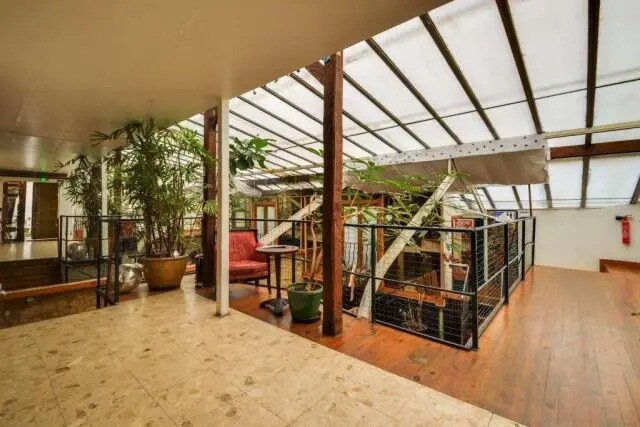 Office in Paris for sale Interior Photo- Image 1 of 10