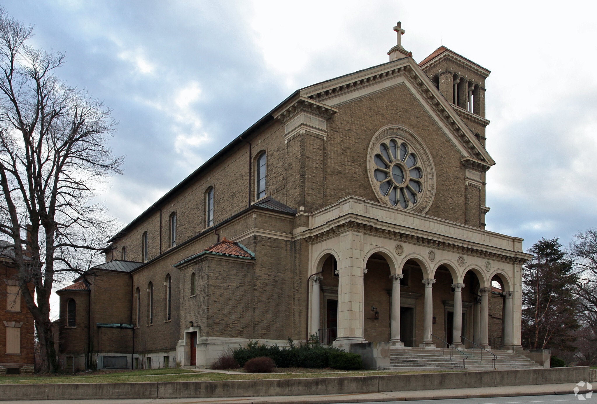 3500 Montgomery Rd, Cincinnati, OH for sale Primary Photo- Image 1 of 36