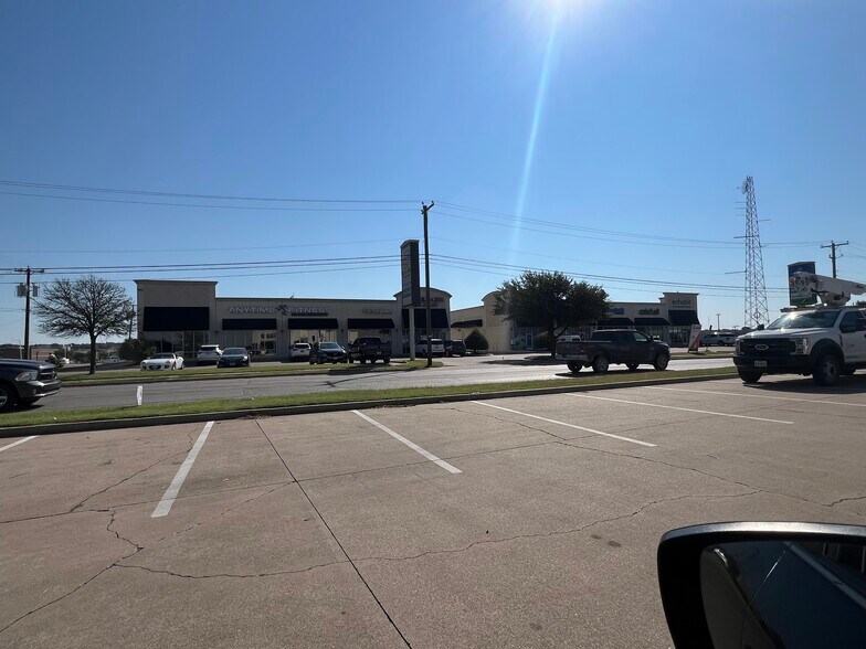 305 Coke Ave, Hillsboro, TX à louer - Photo du bâtiment - Image 3 de 12