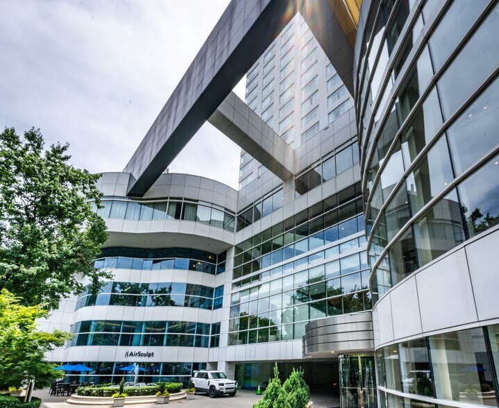 3391 Peachtree Rd NE, Atlanta, GA à louer - Photo du bâtiment - Image 3 de 12