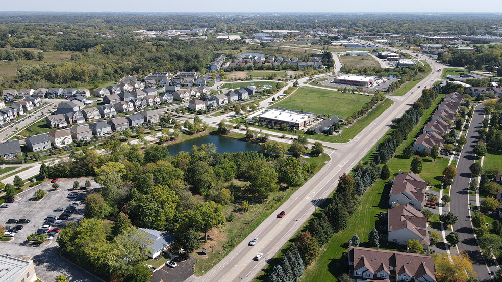 3122 W Main St, St Charles, IL à vendre - Photo du bâtiment - Image 3 de 10