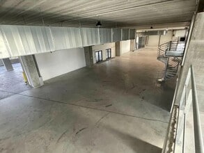 Office in Colombes for lease Interior Photo- Image 1 of 4