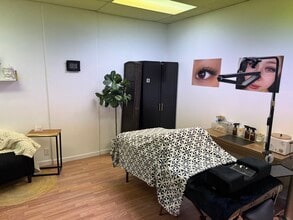 24303 Walnut St, Santa Clarita, CA à louer Photo intérieure- Image 1 de 1