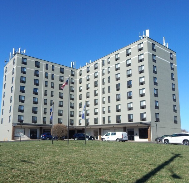 50 S Penn St, Hatboro, PA à louer - Photo du bâtiment - Image 1 de 12