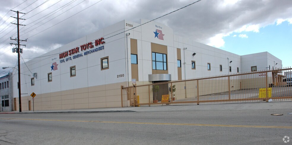 2150 E 25th St, Los Angeles, CA à louer - Photo du bâtiment - Image 3 de 4