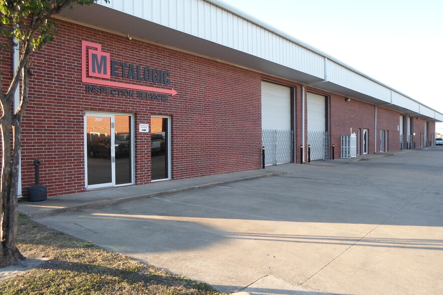 6529 Cunningham Rd, Houston, TX for lease - Building Photo - Image 1 of 7