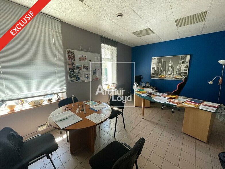 Office in Fontainebleau for sale - Interior Photo - Image 1 of 5