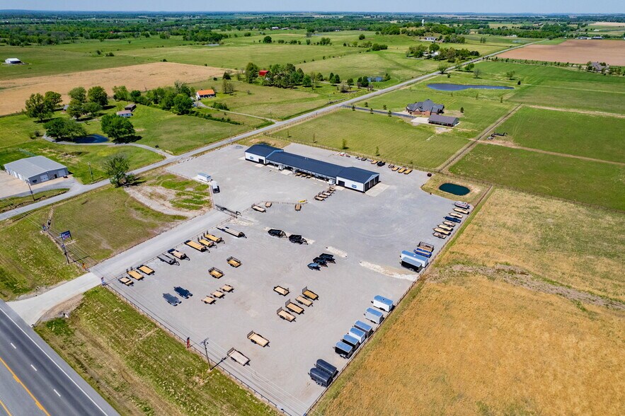 26091 OK-51, Wagoner, OK à vendre - Photo du bâtiment - Image 3 de 40