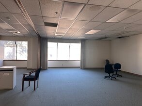 1201 N 96th St, Seattle, WA à louer Photo du bâtiment- Image 2 de 3