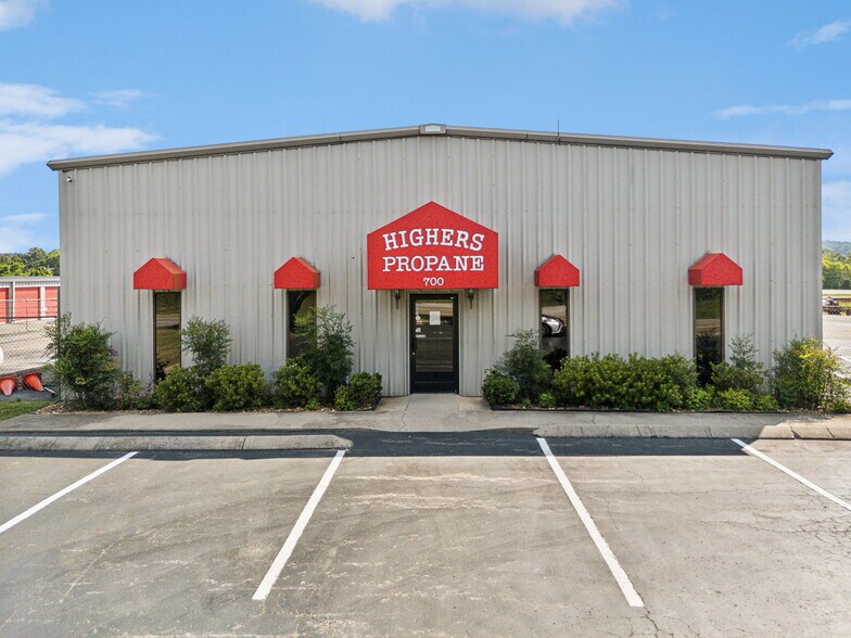 636 Main st, Ashland City, TN à vendre - Photo du bâtiment - Image 2 de 15