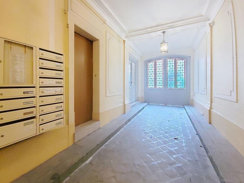 Bureau dans Paris à vendre - Hall d’entrée - Image 2 de 6