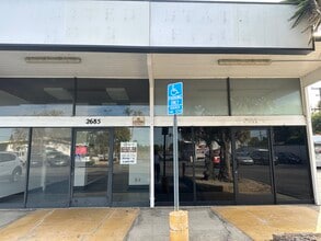 2681-2701 N Orange Olive Rd, Orange, CA à louer Photo du bâtiment- Image 2 de 4