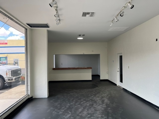 3100 Union Ave, Bakersfield, CA for lease - Building Photo - Image 2 of 7