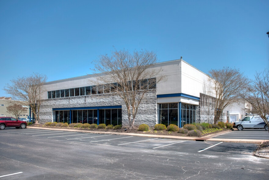 2697 International Pky, Virginia Beach, VA for lease - Primary Photo - Image 1 of 11