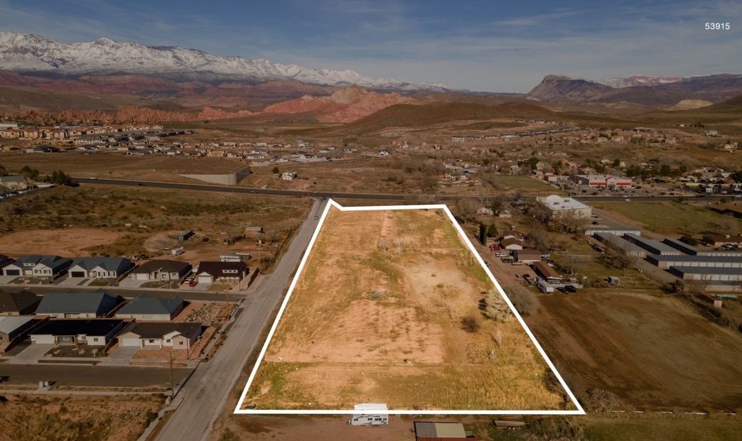 1760-W State St, Hurricane, UT for lease Building Photo- Image 1 of 2