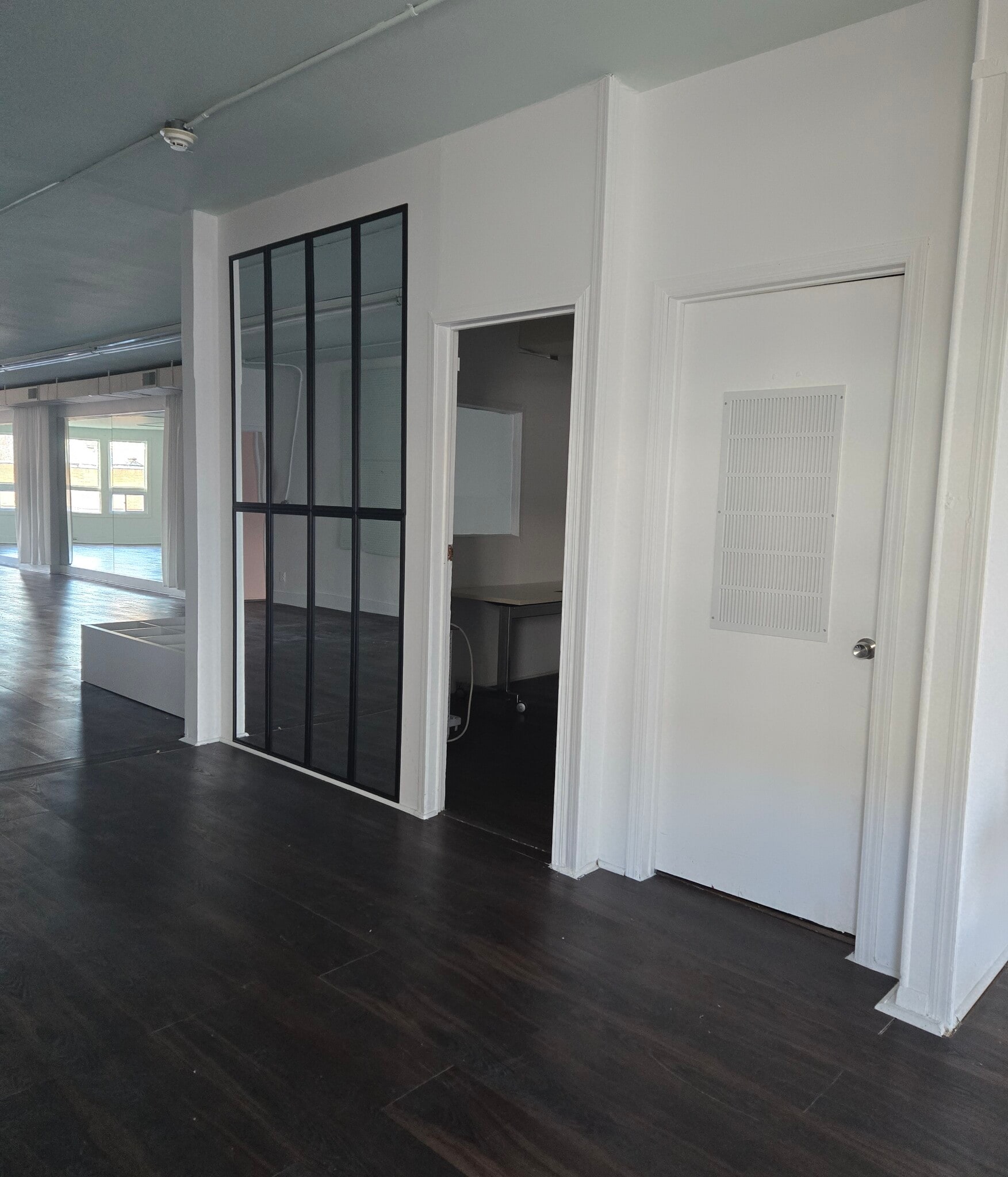 665 Anderson Ave, Cliffside Park, NJ for lease Interior Photo- Image 1 of 6