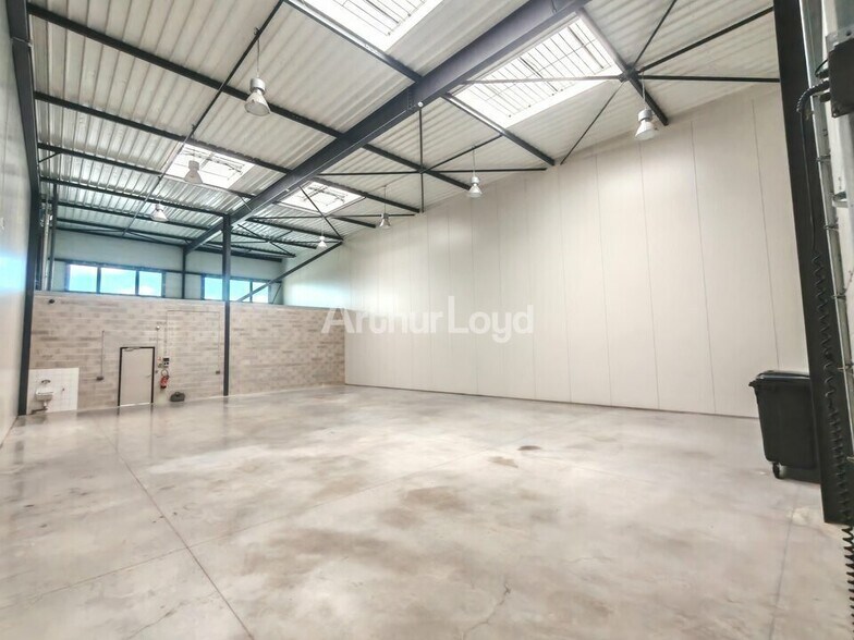 Industrial in Reims for lease - Building Photo - Image 2 of 7