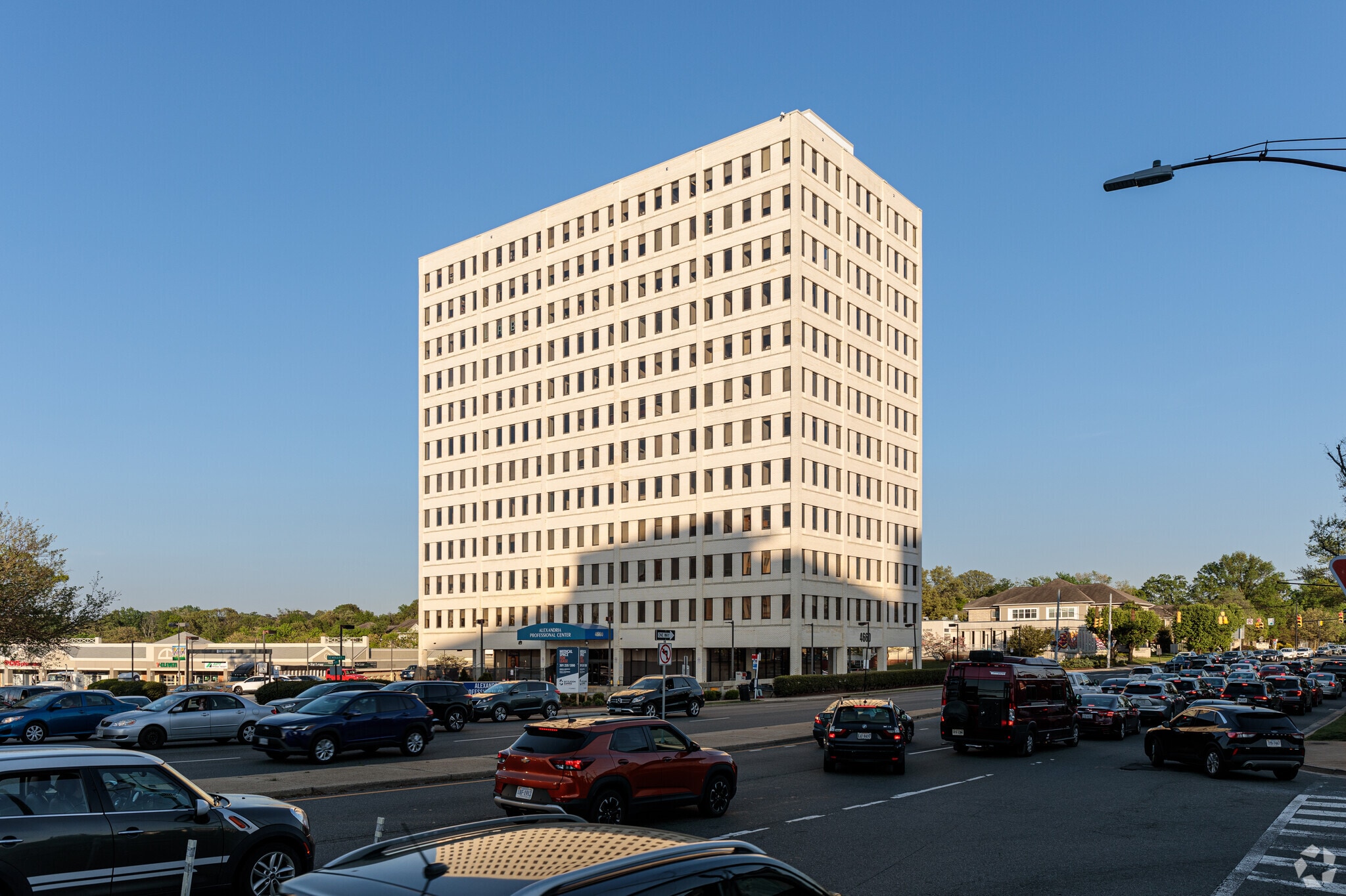 4660 Kenmore Ave, Alexandria, VA for lease Building Photo- Image 1 of 19