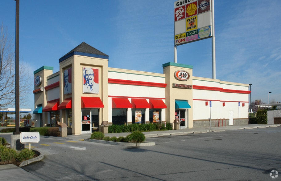 5884 Monterey Rd, Gilroy, CA for sale - Primary Photo - Image 2 of 6