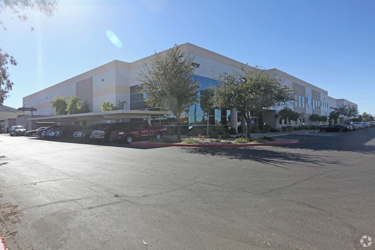 4707 E Baseline Rd, Phoenix, AZ for lease Building Photo- Image 1 of 5