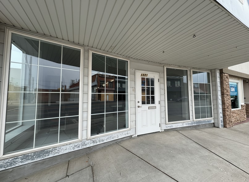 1221 Overland Ave, Burley, ID à vendre - Photo du bâtiment - Image 3 de 47