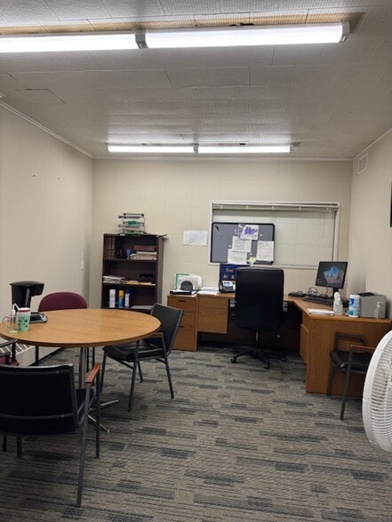 164 State St, Meriden, CT for lease - Interior Photo - Image 3 of 11