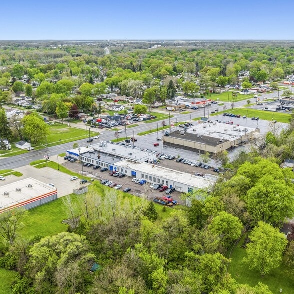 25040 Van Born Rd, Dearborn Heights, MI for sale - Building Photo - Image 3 of 16
