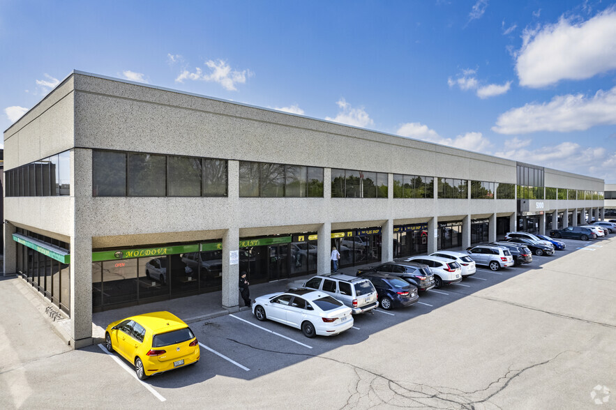 5000 Dufferin St, Toronto, ON for lease - Primary Photo - Image 1 of 5