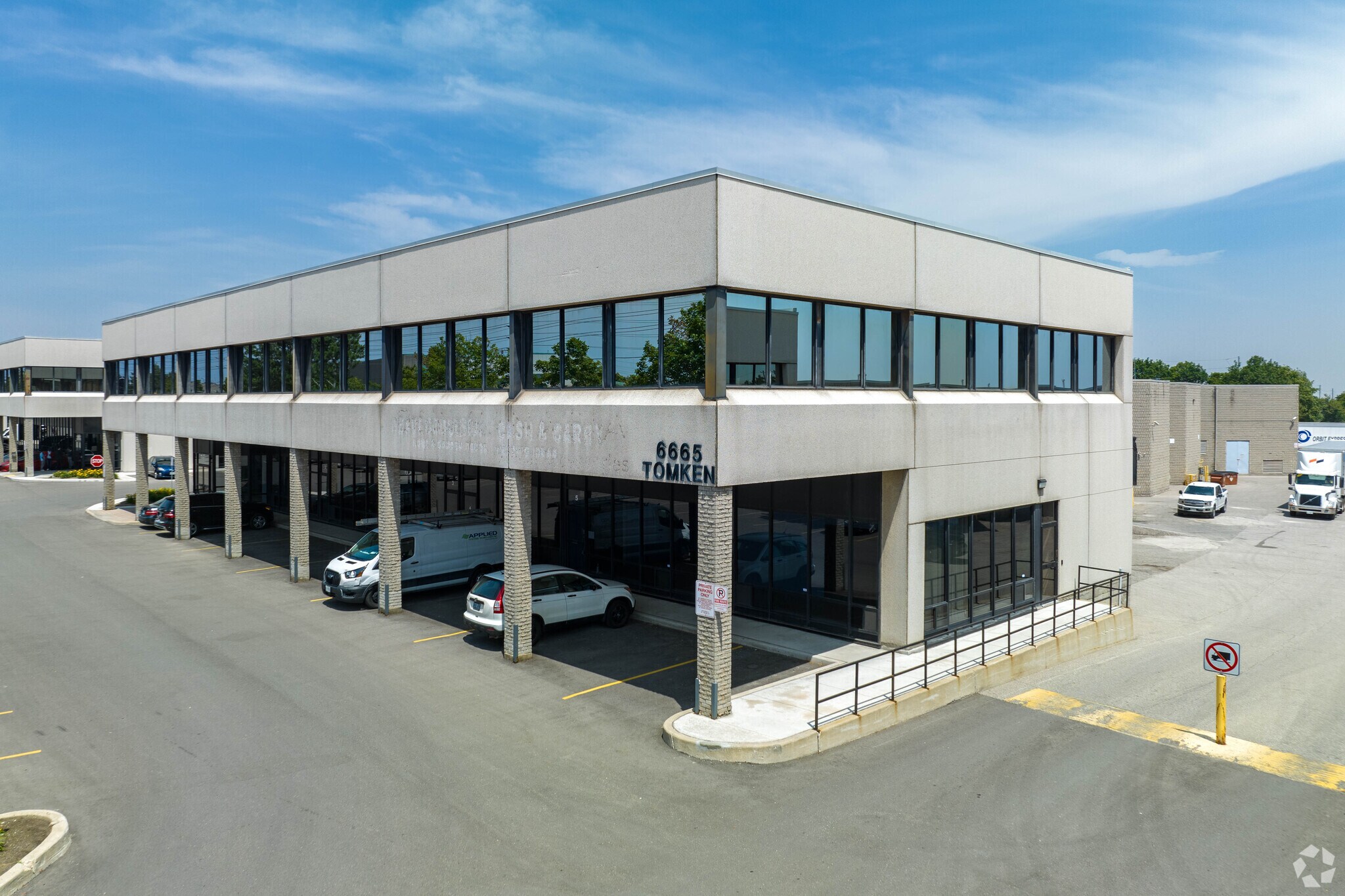 6625 Tomken Rd, Mississauga, ON for lease Building Photo- Image 1 of 13