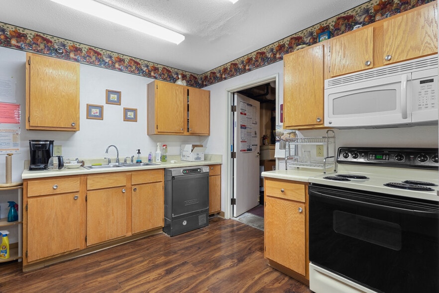 2365 Tech Dr, Bettendorf, IA for sale - Building Photo - Image 3 of 12