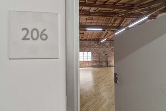 941 E 2nd St, Los Angeles, CA for lease Interior Photo- Image 1 of 10