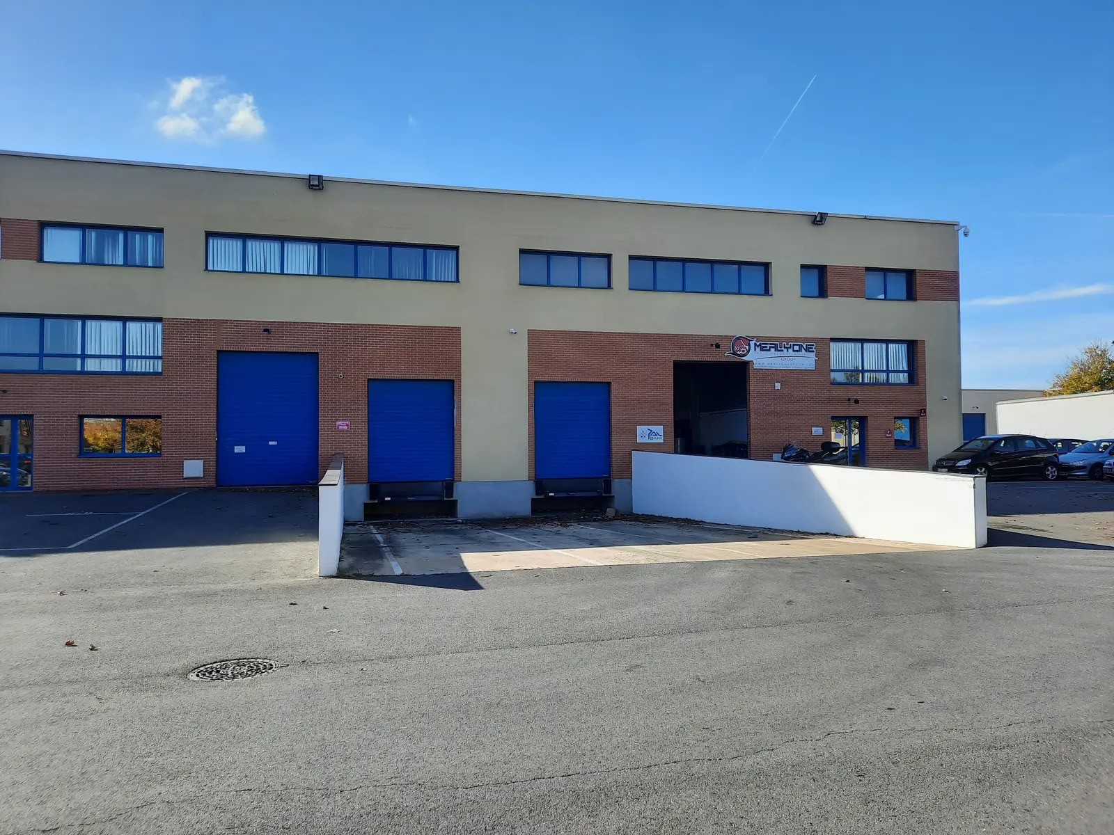 Flex in Lieusaint for lease Building Photo- Image 1 of 5