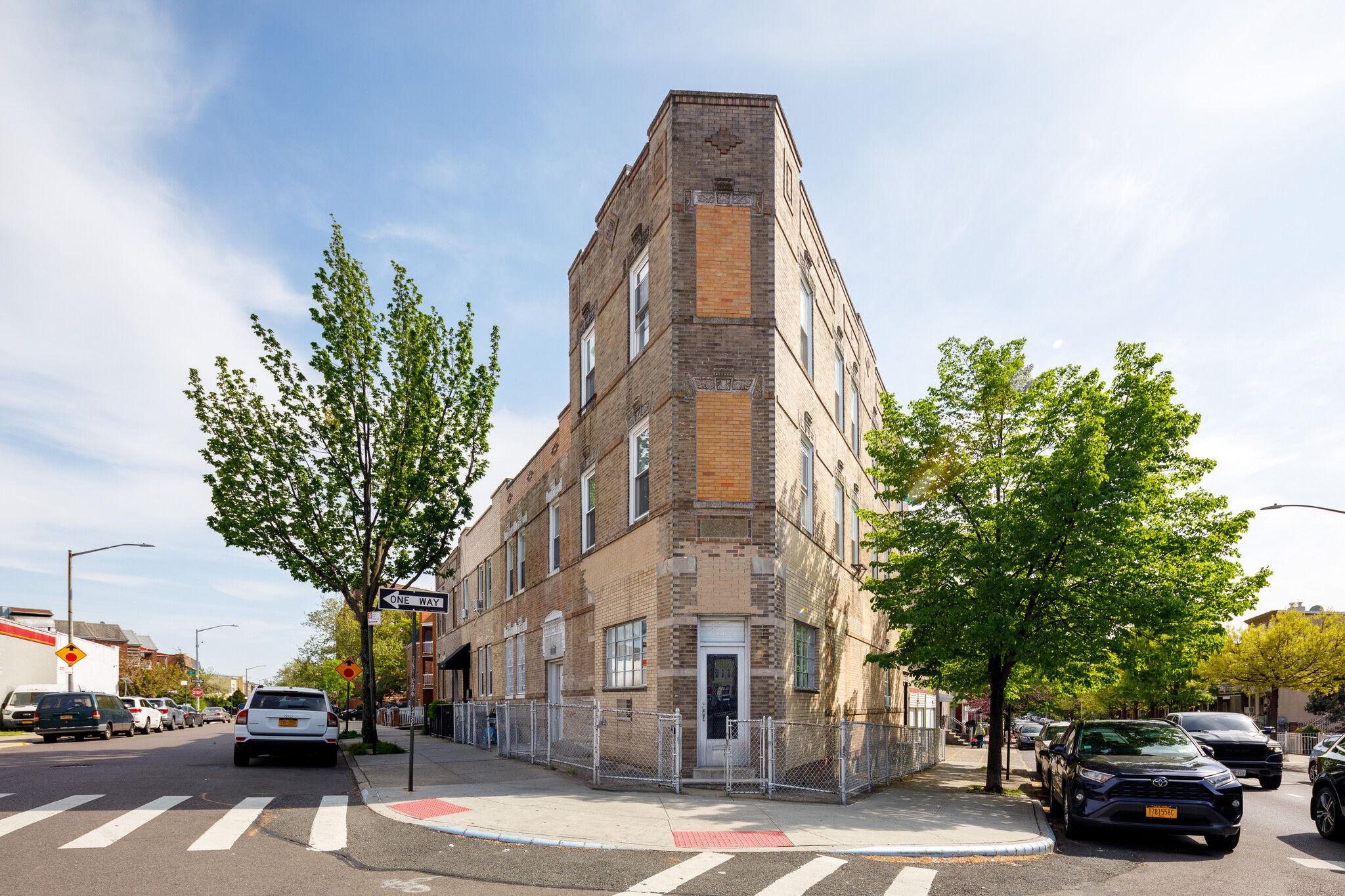 31- 11 43rd Street, Astoria, NY à vendre Photo principale- Image 1 de 14