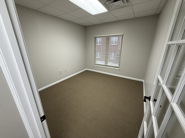 8563 S Mason Montgomery Rd, Mason, OH for lease - Interior Photo - Image 3 of 6
