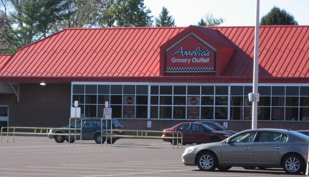 301 N Lewis Rd, Royersford, PA for lease - Primary Photo - Image 2 of 3