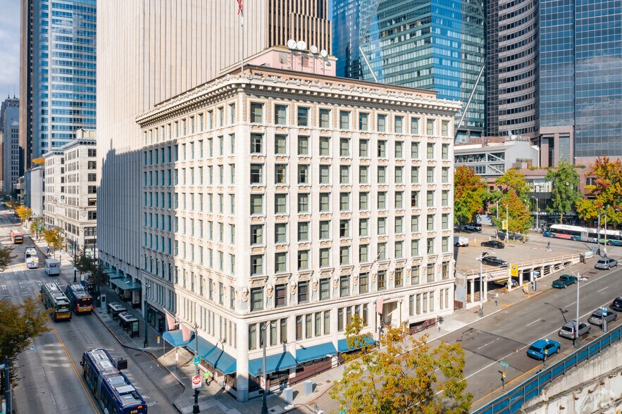 700 3rd Ave, Seattle, WA à louer - Photo du bâtiment - Image 2 de 3