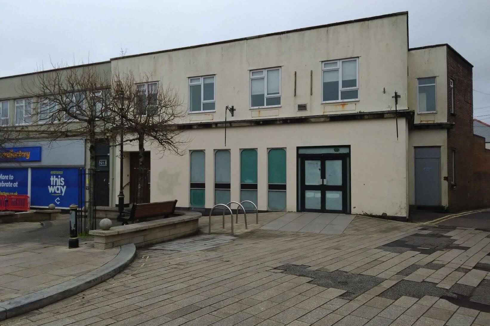2-6 Commercial Sq, Camborne à louer Photo du bâtiment- Image 1 de 3