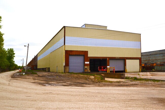 Plus de détails pour 1001 College St, Madison, IL - Industriel à louer