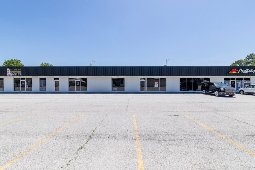 1772 W Sunset Ave, Springdale, AR à vendre - Photo du bâtiment - Image 2 de 11