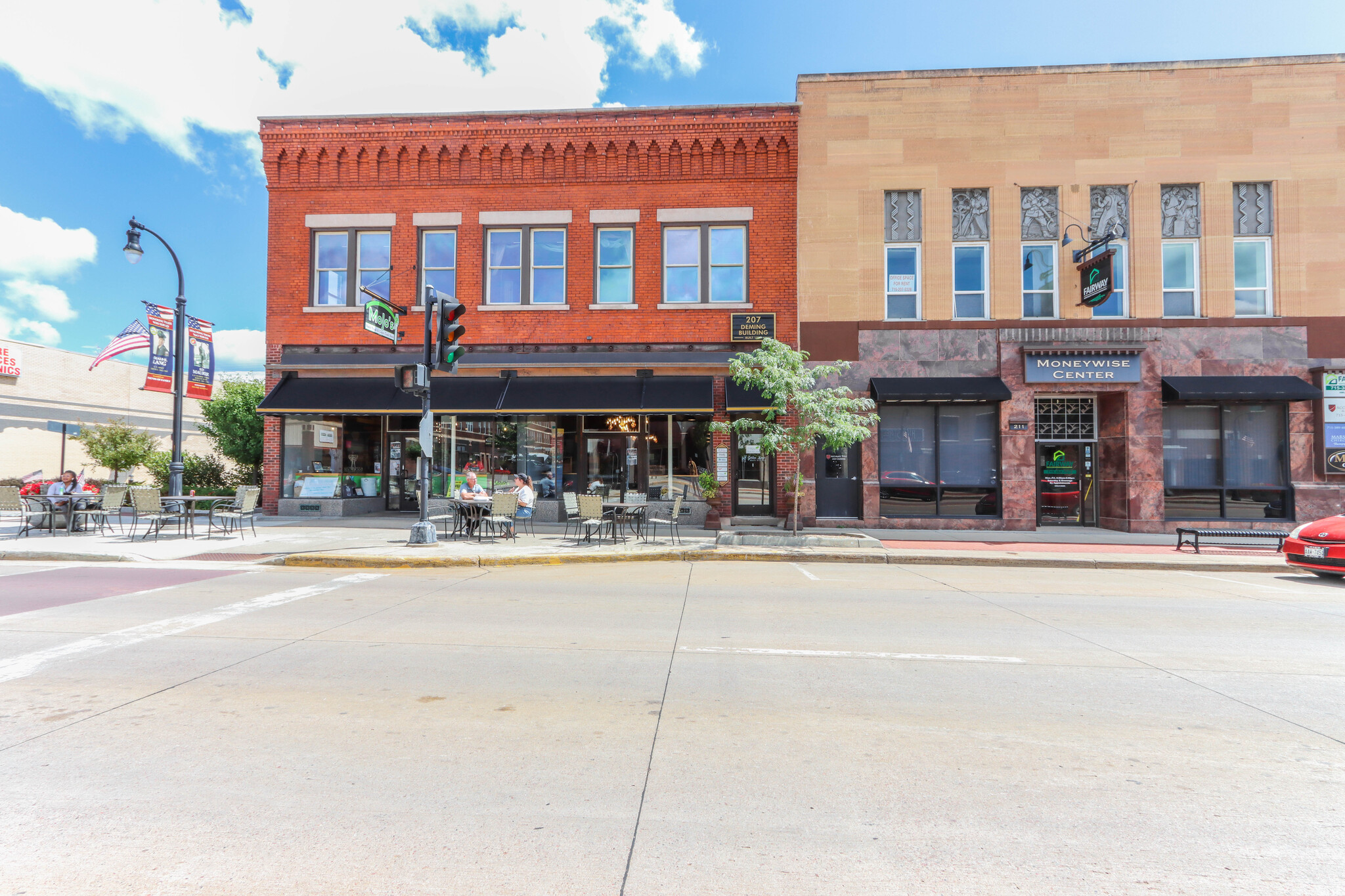 207 S Central Ave, Marshfield, WI for sale Primary Photo- Image 1 of 1