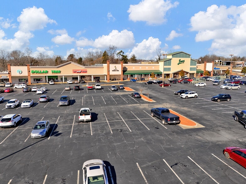 2802-2894 Reynolda Rd, Winston-Salem, NC for lease - Building Photo - Image 3 of 14