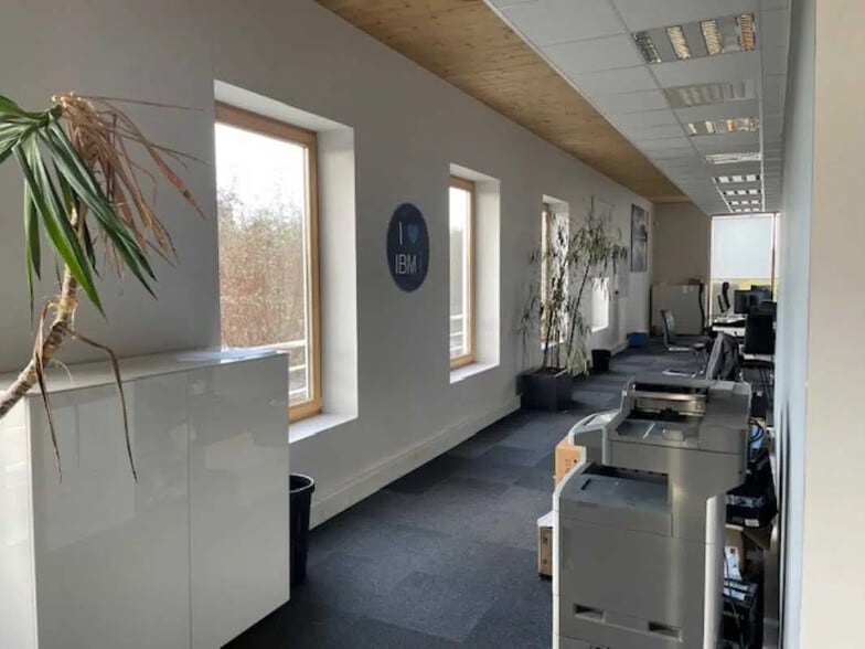 Bureau dans Sainghin-en-Mélantois à louer - Photo intérieure - Image 2 de 5